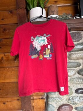 Roots "Go Your Own Way" Camping 100% Cotton T-Shirt - sz 13-14y boy’s/women’s XS